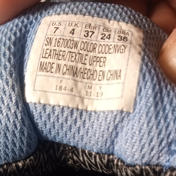 Sketchers Women's Waterproof Outdoor Blue/Black Hiking Shoes Size 7 Wide Width - Picture 8 of 9